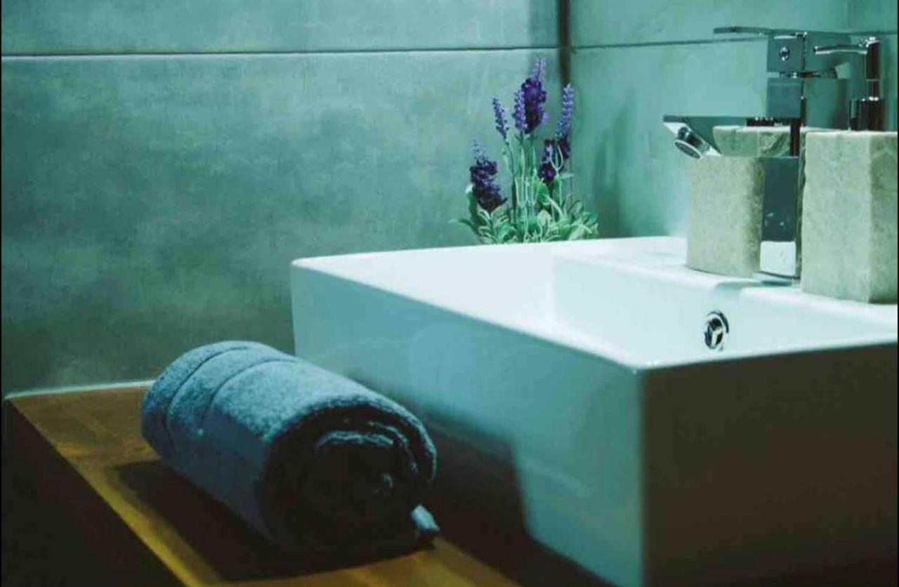 A Hidden Gem In Volos *Luxury Home* ภายนอก รูปภาพ